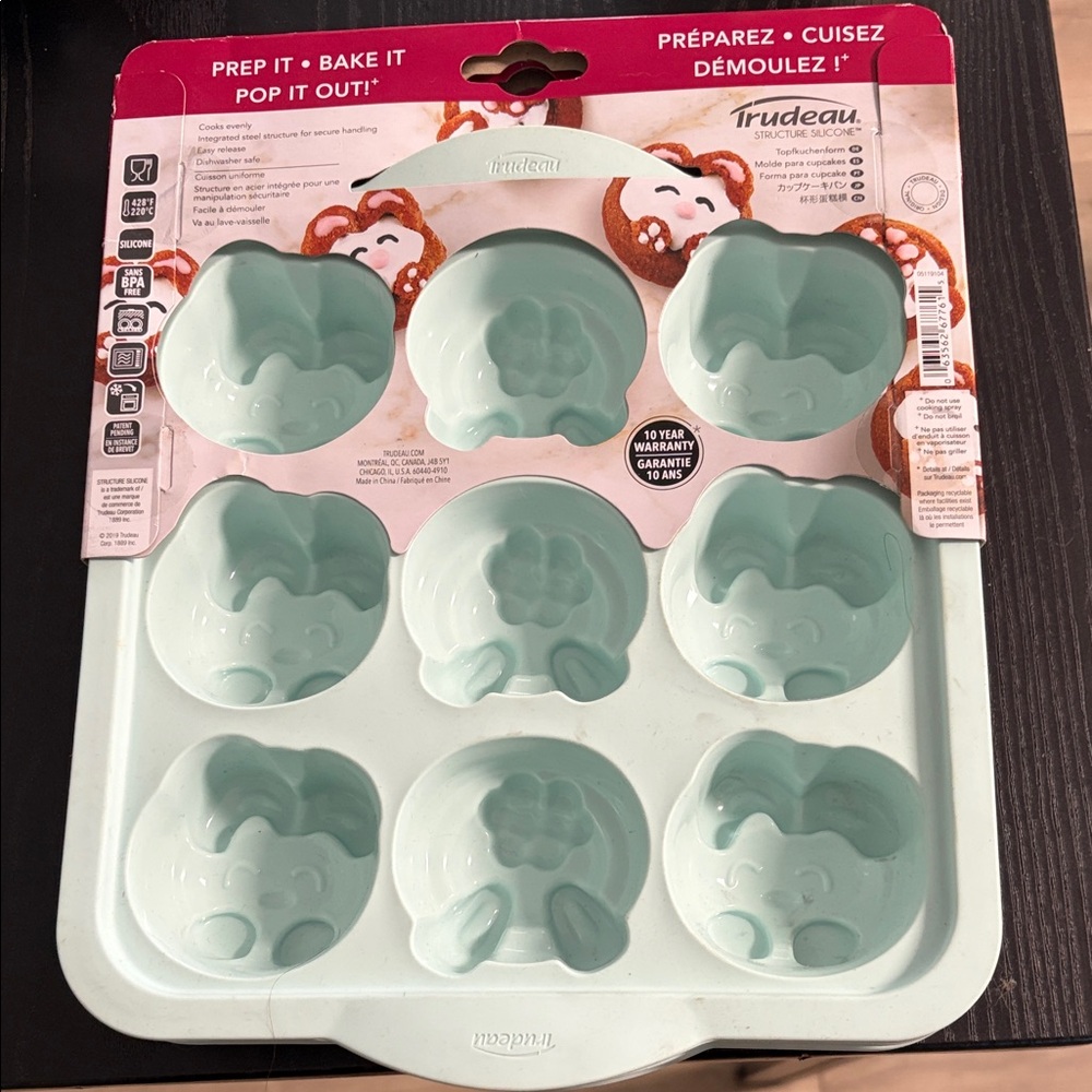 THREE BUNNY SILICONE MOLDS CUPCAKE PANS NEW YOU GET THREE!!!!!